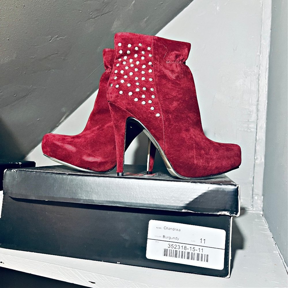 BRAND NEW IN BOX Burgundy Red Silver Studded Bootie Boots - Size 11